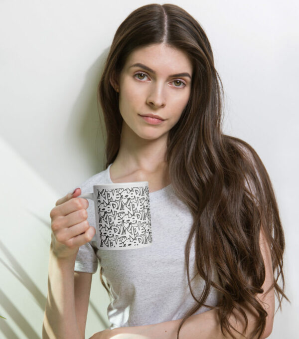 Weiße, glänzende Tasse